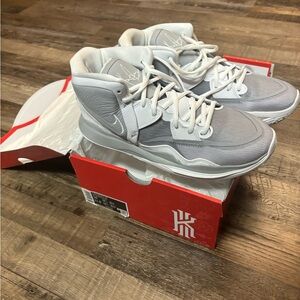 Brand new Nike Kyrie Infinity gray size men’s 10 women’s 11.5